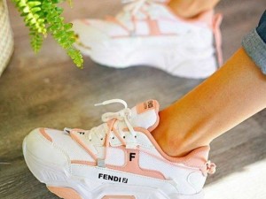 کفش اسپرت زنانه مدل فندی کد 394 با ارسال رایگان