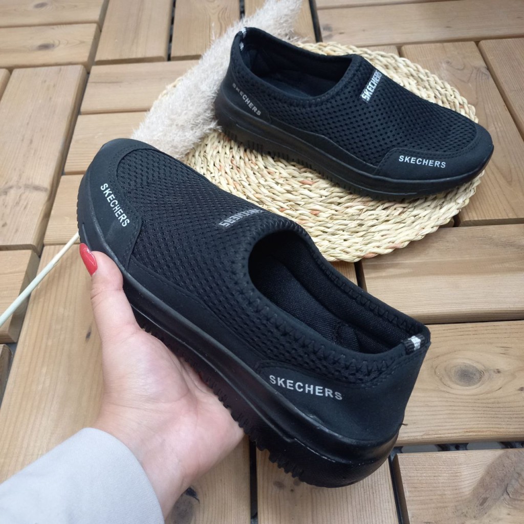 فروش فوق العاده کفش کتونی اسپرت مردانه پسرانه مدل اسکیچرز  زیره تزریق با کیفیت  عااالی ویژه پیاده روی رنگ مشکی با ارسال رایگان کد 3057