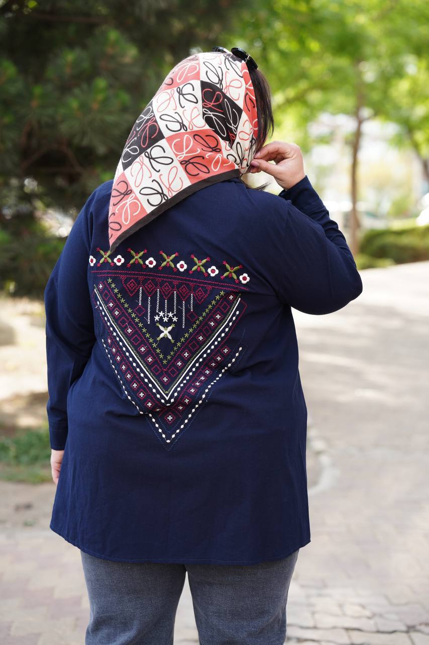 شومیزمانتویی سایزبزرگ گلدوزی مثلث کد 415