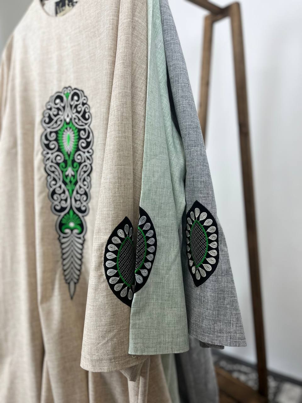 مانتو زنانه کفتان گلدوزی شده کد 009