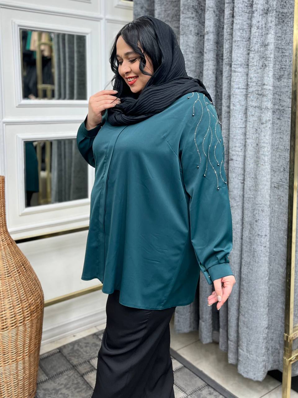شومیز سرشانه سنگ کاری زنانه کد 067