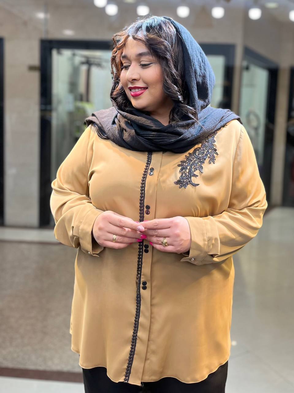 شومیز الیزه سایزبزرگ کنار گیپور کد 141