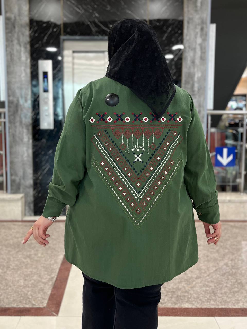 شومیزمانتویی سایزبزرگ گلدوزی مثلث کد 415