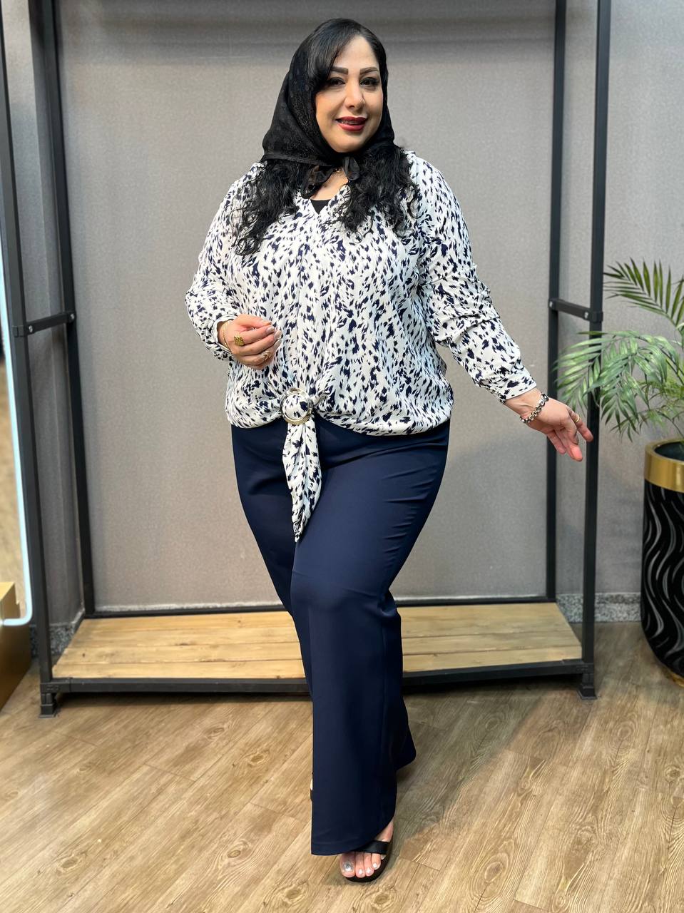 شومیز سایزبزرگ زنانه  مدل جلو سگک 411