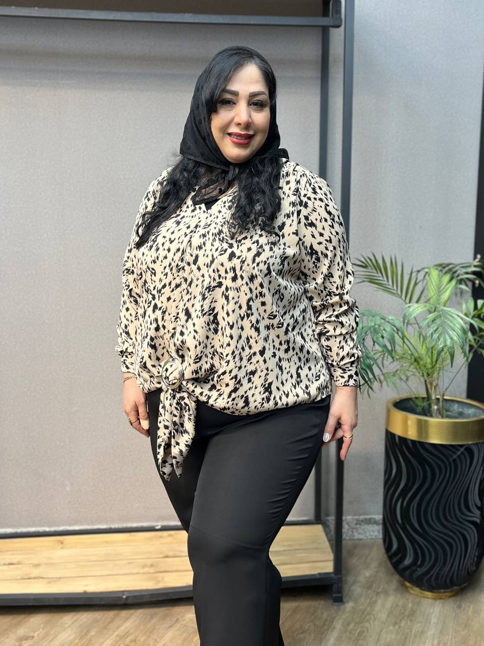 شومیز سایزبزرگ زنانه  مدل جلو سگک 411