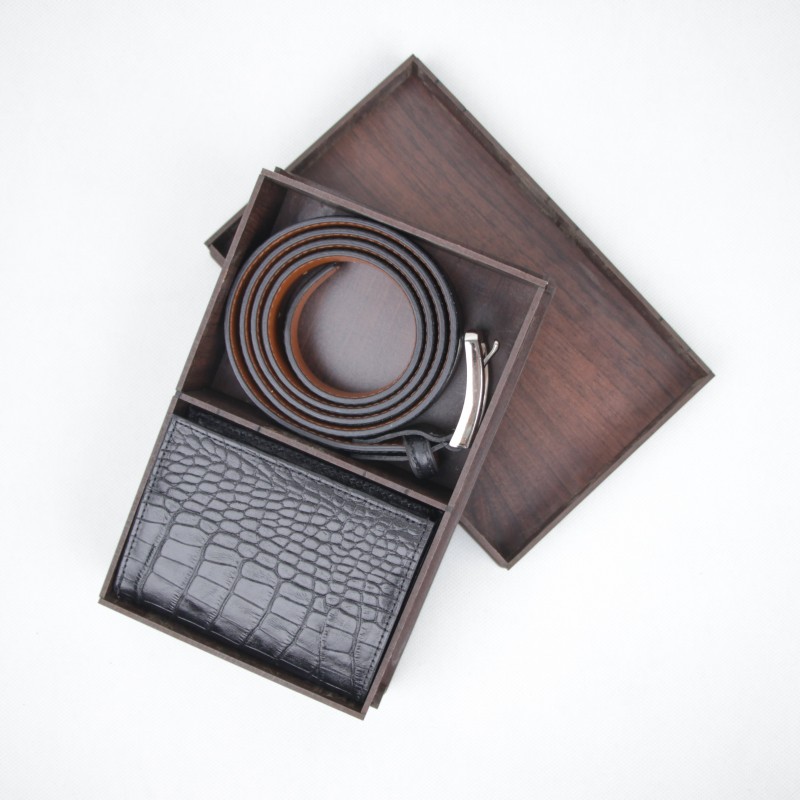 ست دو تیکه چرم طبیعی کمربند و کیف پول مردانه کد 26