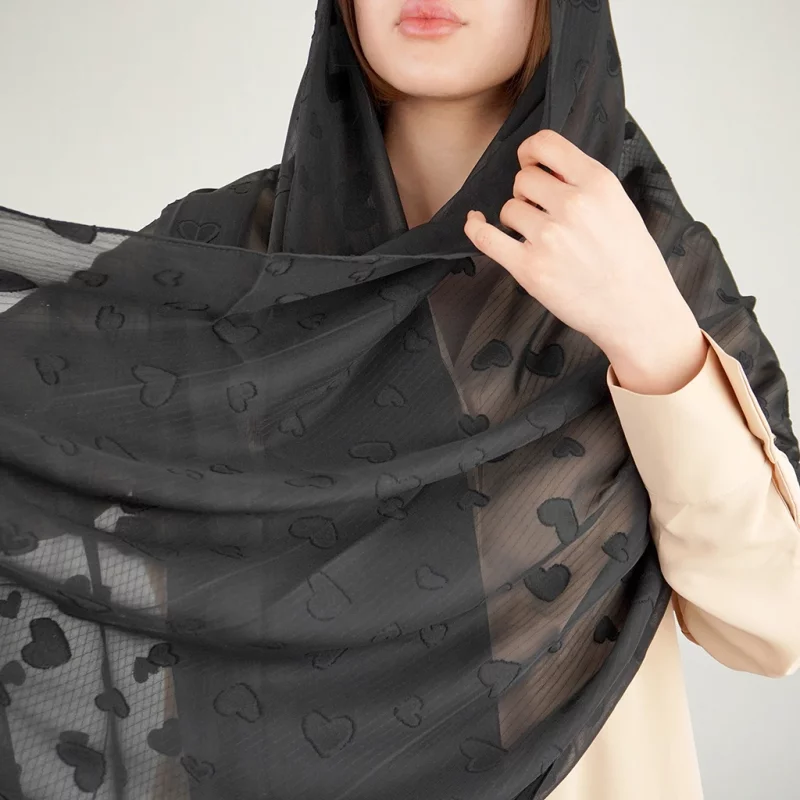 شال زنانه مشکی طرح قلب
