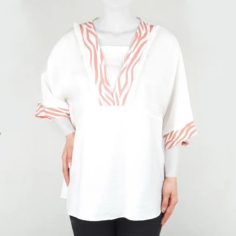 شومیز زنانه سفید روی یقه طرحدار