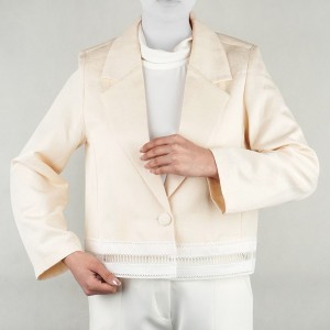 کت کراپ زنانه کرم  شاین دار