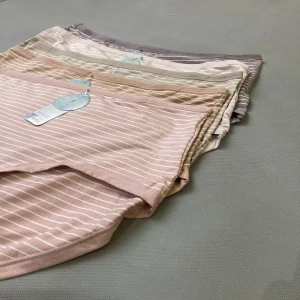 شورت زنانه راحتی راه‌راه فاق بلند