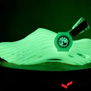 ساعت مچی مردانه و زنانه کاسیو جی‌شاک  همراه کراکس  CASIO G-SHOCK Crocs Echo Wave Bundle مدل GA2100CROCS25-7 p