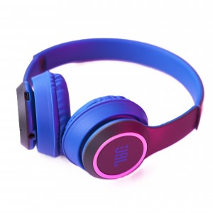 هدفون بی‌سیم JBL با باس قوی و میکروفون داخلی