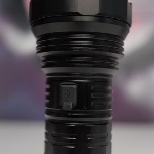 چراغ قوه LELUO LED 2000 لومن با برد 500 متر