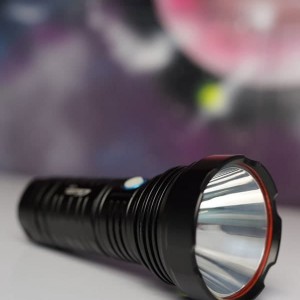 چراغ قوه LELUO LED 2000 لومن با برد 500 متر