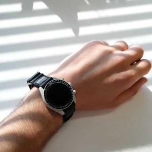 ساعت امگا هوشمند طرح سیاره