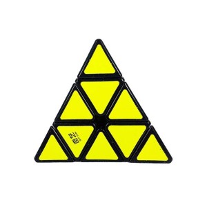 روبیک هرمی مدل 3×3 | طراحی خاص، سرگرم‌کننده و چالش‌برانگیز