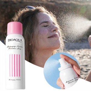اسپری آبرسان صورت کلینیک Moisture Surge