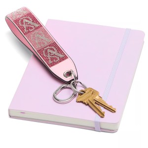 آویز نگینی صورتی