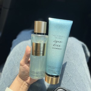 لوسیون بدن شاین آکوا کیس ویکتوریا سکرت Victorias Secret Shimmer Fragrance Lotion Aqua Kiss 236Ml
