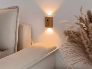 چراغ دیواری سنسور حرکتی قابل شارژ چوبی Auraglow Wooden Rechargeable Motion Sensor Wall Light TAIGA