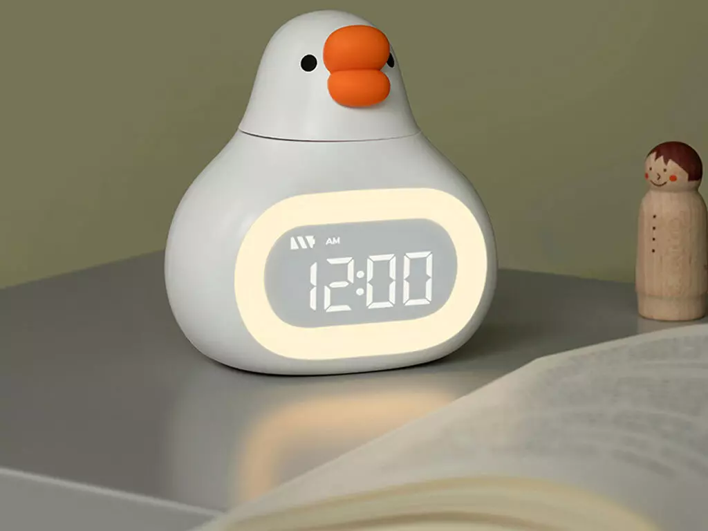 چراغ خواب فانتزی سیلیکونی و ساعت زنگ‌دار دیجیتالی رومیزی شارژی Bedside Clock Night Light Ornament Alarm Multifunctional C18