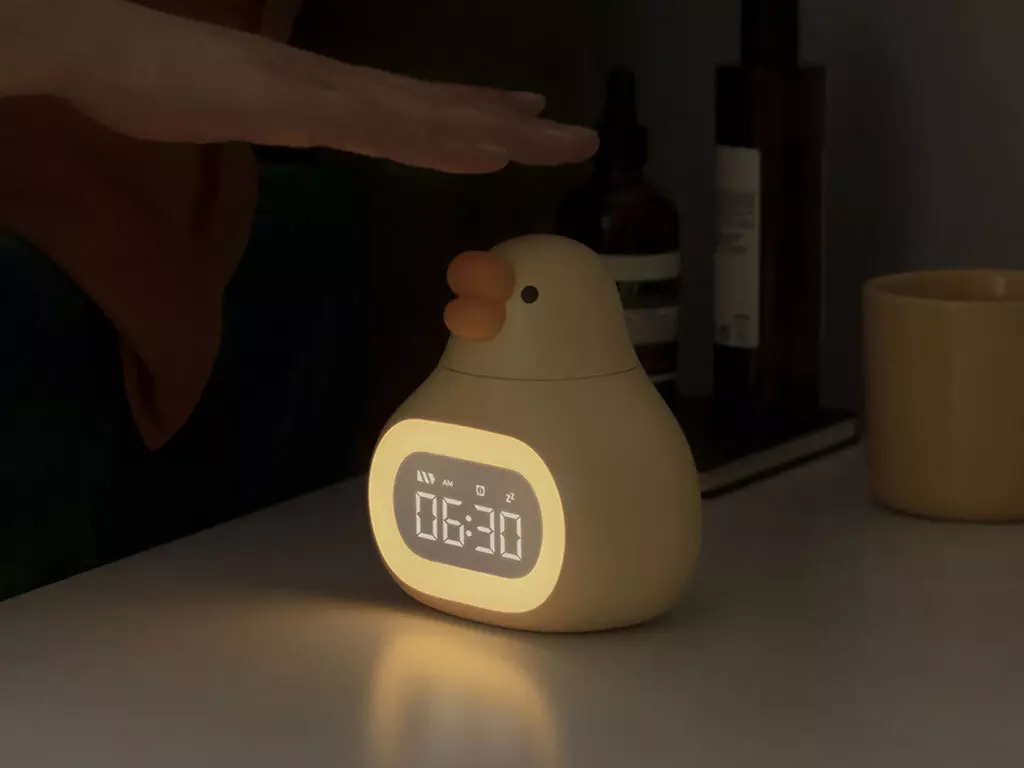 چراغ خواب فانتزی سیلیکونی و ساعت زنگدار دیجیتالی رومیزی شارژی Bedside Clock Night Light Ornament Alarm Multifunctional C18
