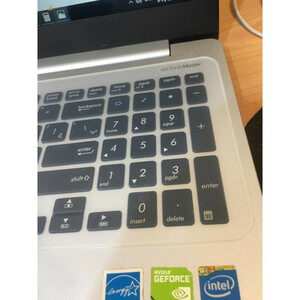 محافظ کیبورد مدل ژله ای مناسب برای لپ تاپ 14 اینچی