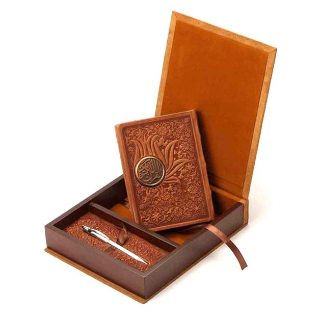 قرآن نفیس جعبه دار جیر مدل نسیم (نشر چرم نگار)