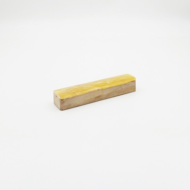 قط زن زردپی کوچک