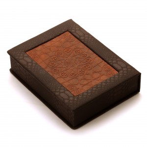 قرآن کلاسیک چرم جعبه دار (نشر چرم نگار)