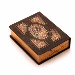 قرآن چرم طرح کلاسیک (نشر چرم نگار)