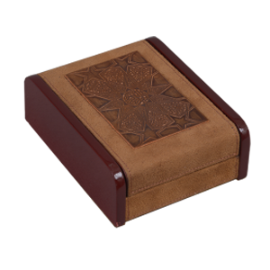 قرآن قاب چوبی رویه چرم (نشر چرم نگار)