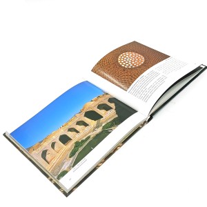 کتاب یزد سرزمین بادگیرها  (انتشارات یساولی)