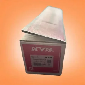 بسته‌بندی اصلی کمک فنر عقب KYB با لوگوی سفید روی زمینه قرمز