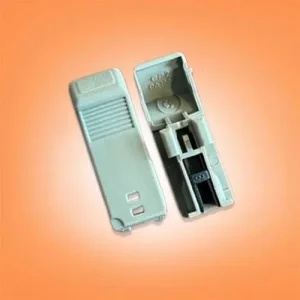 دکمه شاسی قفل‌کن درب خودرو پژو ۴۰۵ و پژو پارس – کیفیت بالا و طراحی دقیق