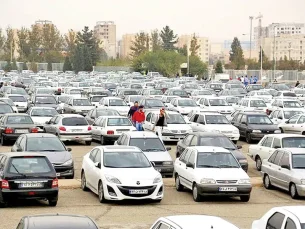 ادامه روند کاهشی قیمت ها در بازار خودرو (مطلب)