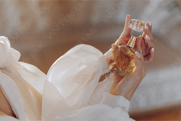 انتخاب عطر مناسب برای عروس و داماد