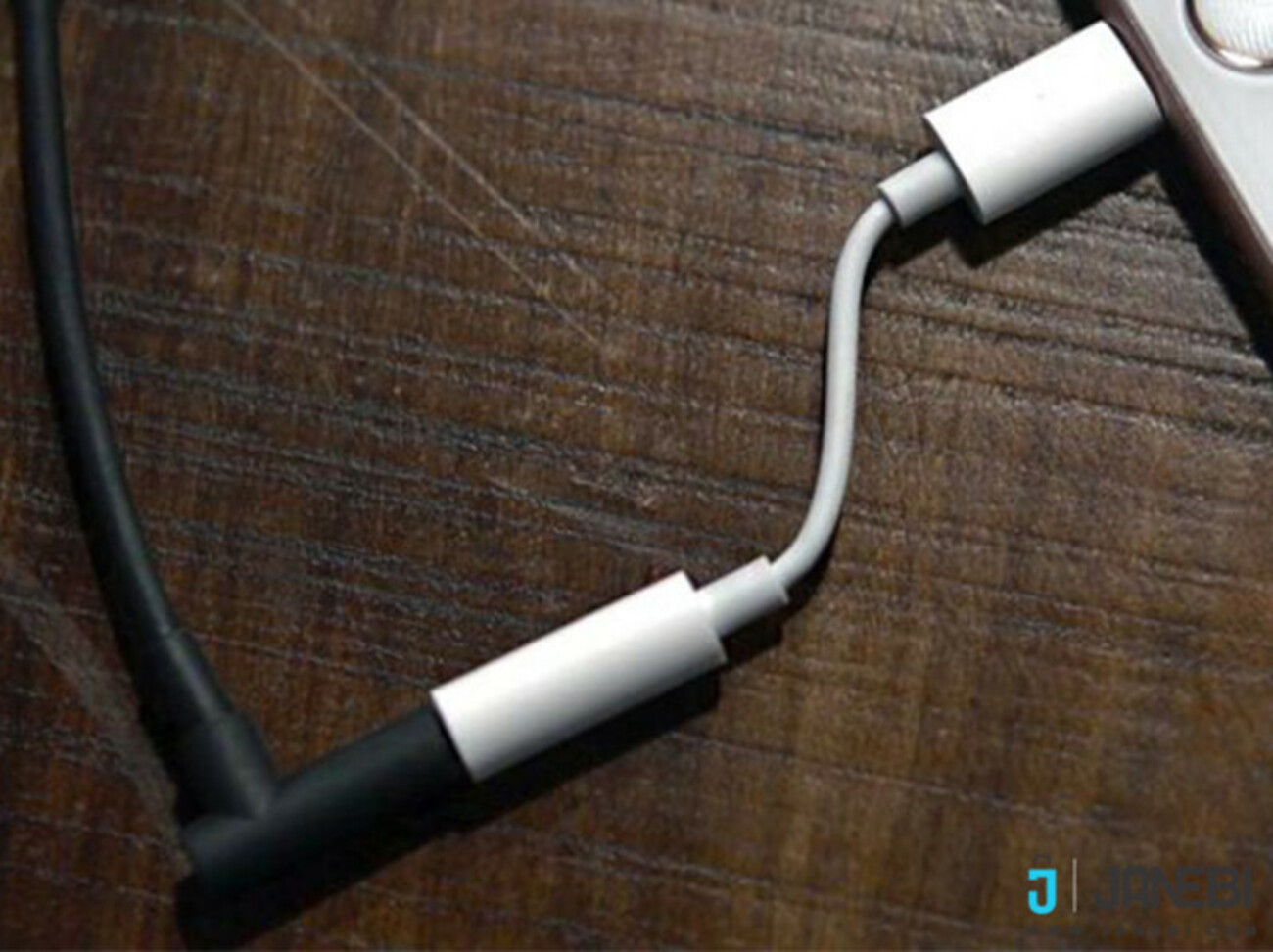 تبدیل اصلی لایتنینگ به aux جک 3.5 میلیمتری اپل Apple Lightning To 3.5mm Headphone Jack Adapter