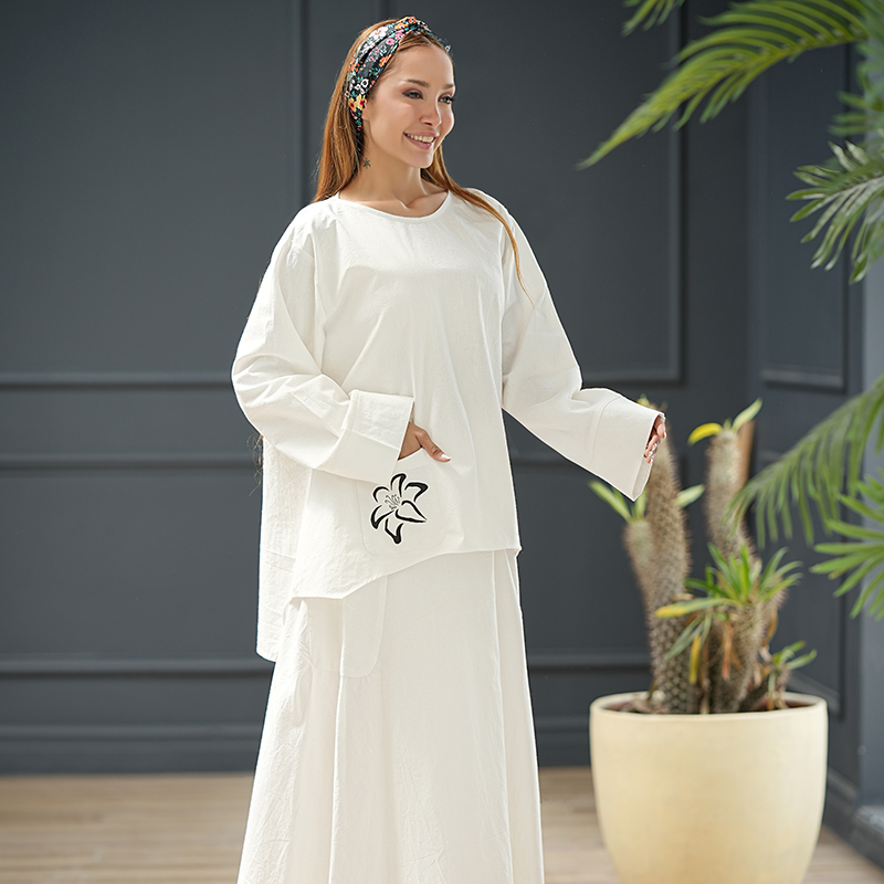 بلوز زنانه طرح سپید سبک