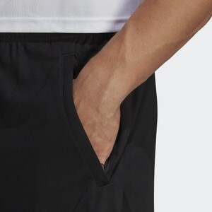 Train Essentials Logo Training Shorts