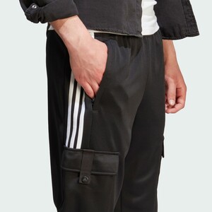 IA3067 | Tiro Cargo Pants