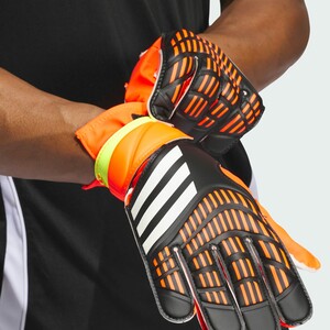 IQ4027 | Predator Training Goalkeeper Gloves