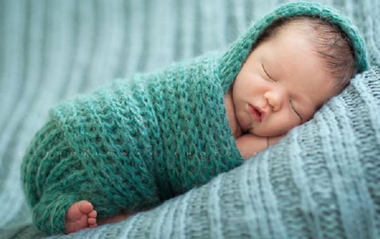 چگونه از نوزاد دو ماهه خود نگهداری کنیم