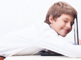 چگونگی تاثیر کلاس‌های متعدد در شکل‌گیری فشار روانی در کودکان