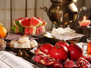 بسته موضوعی 99: استقبال از ننه سرما با کرسی و آجیل شب یلدا