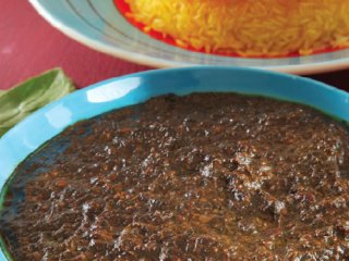 خورش گردو و اسفناج