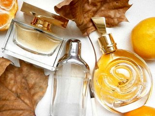 عطر زنانه پرفروش با رایحه پاییزی