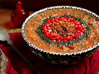 طرز تهیه آش انار خوشمزه ویژه شب یلدا