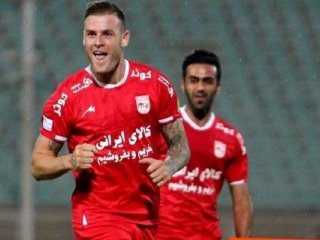 مهاجم جنجالی پرسپولیس بازداشت شد