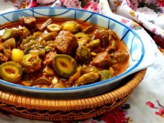 طرز تهیه خورشت چاقاله‌بادام